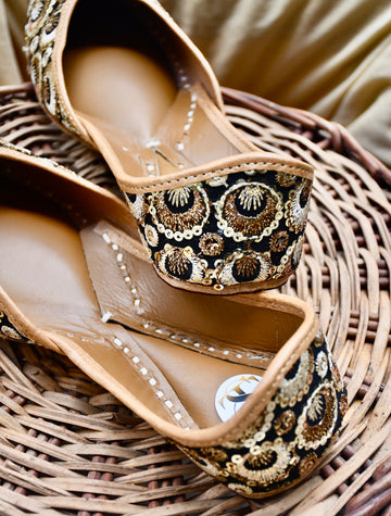 Midnight Gold Juttis