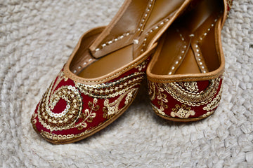 Crimson Swirl Juttis