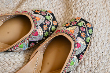 Limited Edition: Noor Phulkari Juttis (Black)