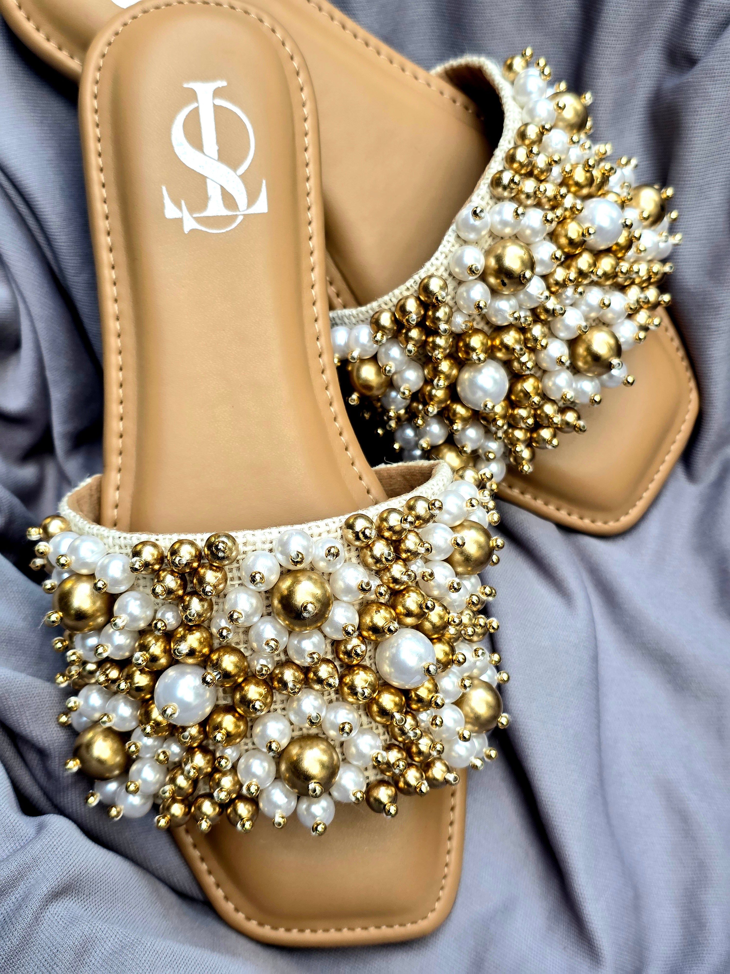 Shop Hibiscus Pink Kolhapuris For Women - Thread Stories