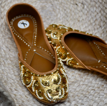 Golden Swirl Sequin Juttis