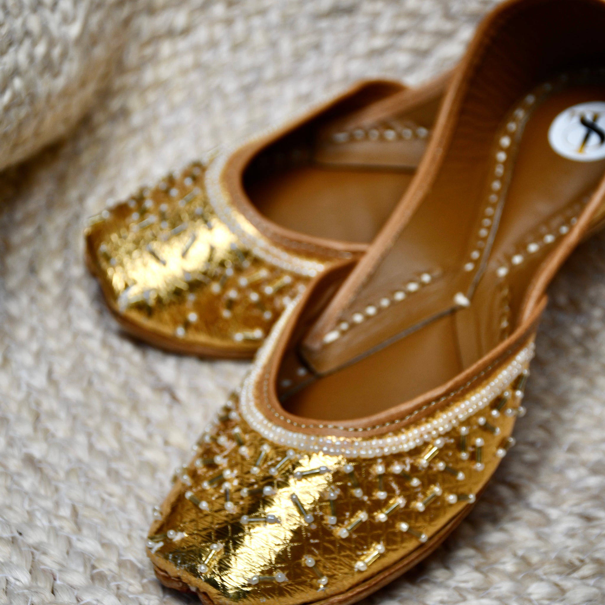 Classic Gold Juttis