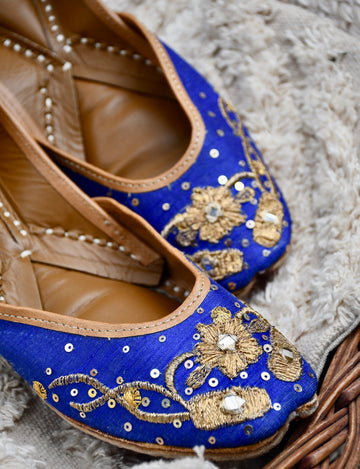 Royal Blue Zari Juttis