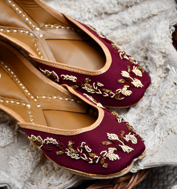 Maroon Wine Juttis