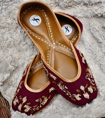 Maroon Wine Juttis