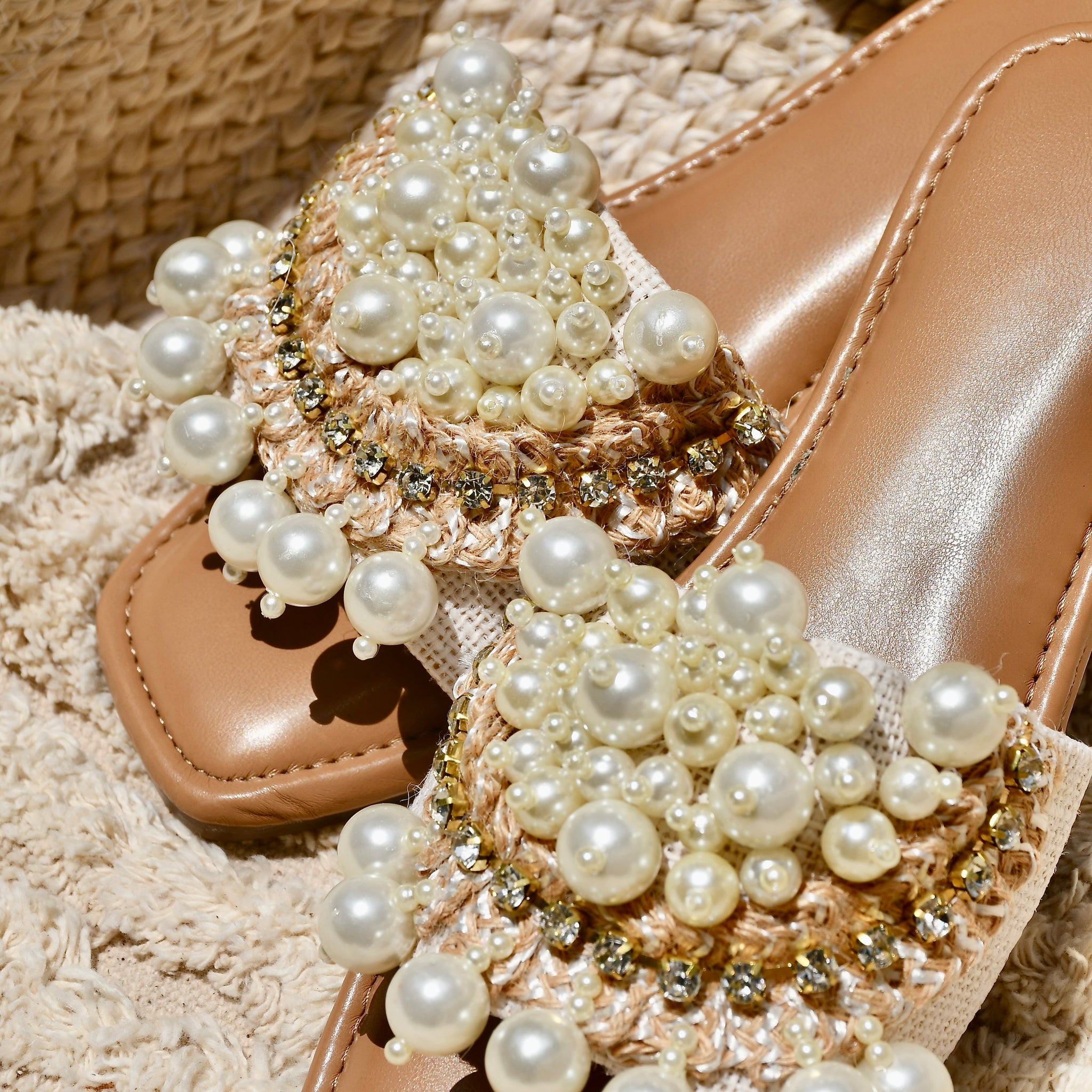 Pearla Flats (White)