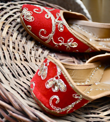 Red Juttis
