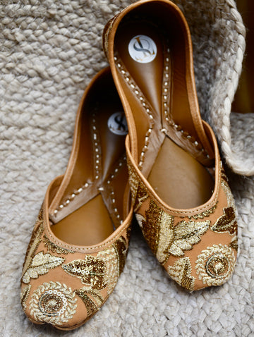 Vintage Leaf Juttis
